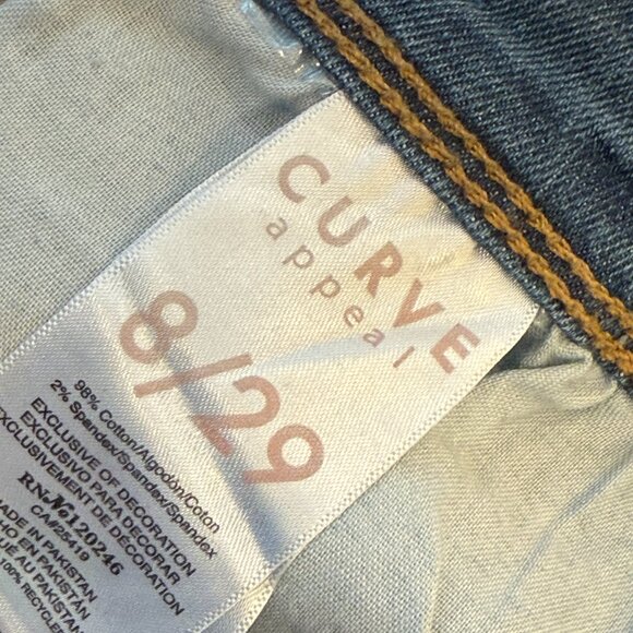 Curve Appeal Denim Bermuda Shorts (Size 8 | 29) - Picture 4 of 4